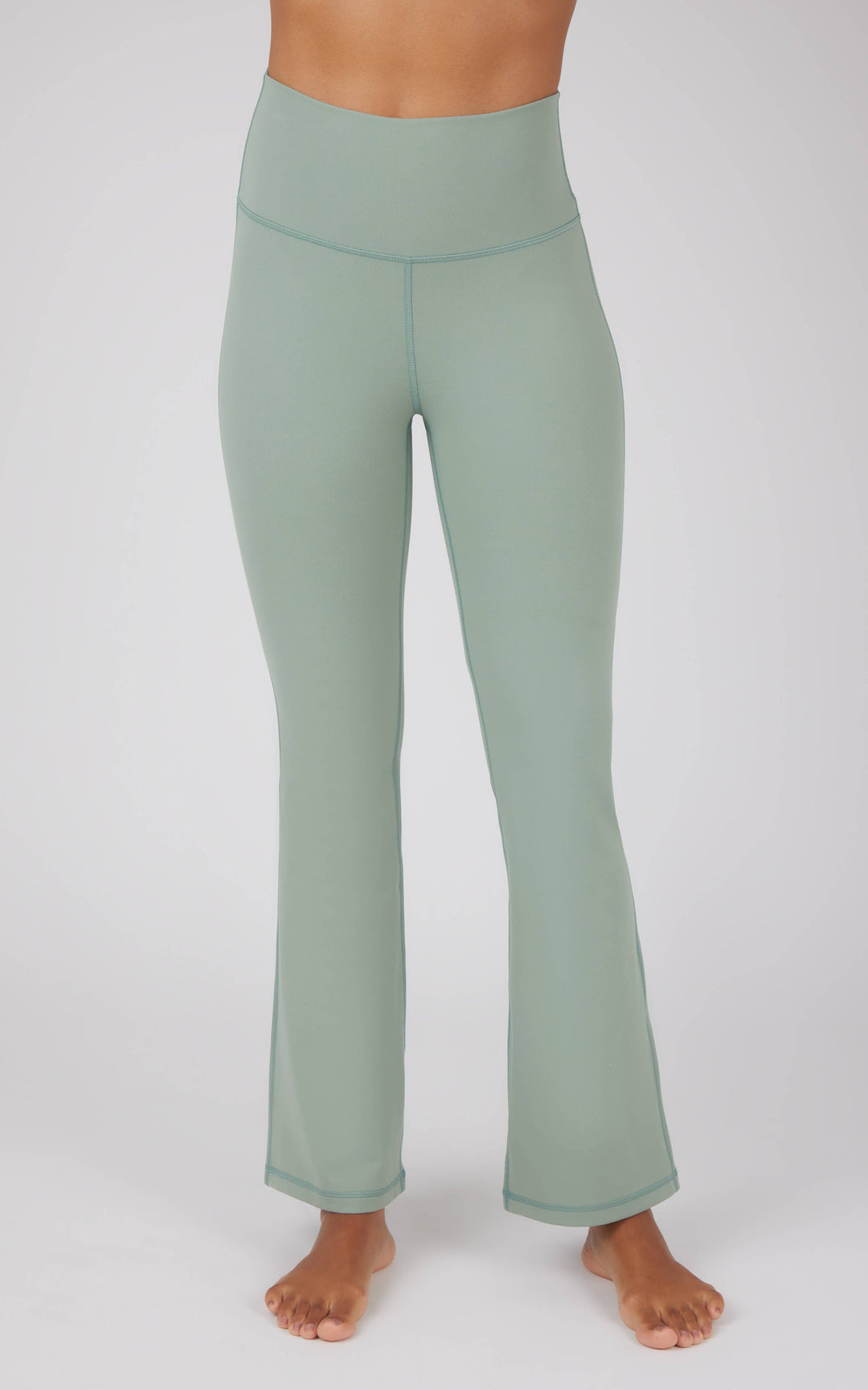 Corey Everyday Elastic Flared Pant in  Green