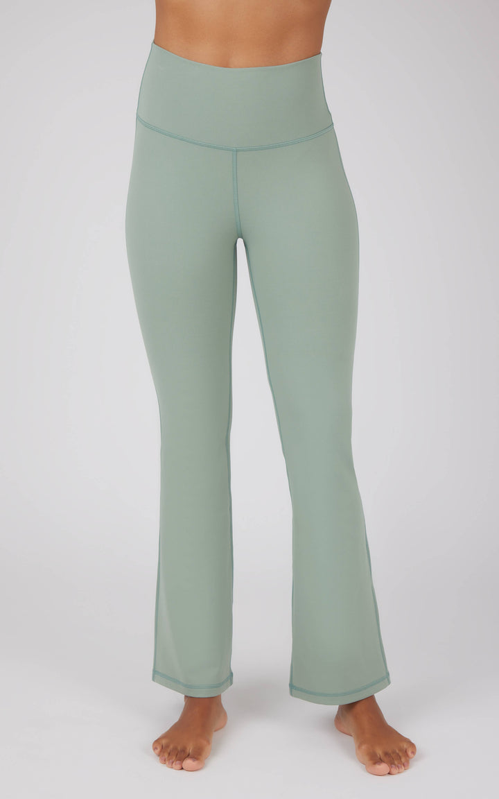 Corey Everyday Elastic Flared Pant in  Green