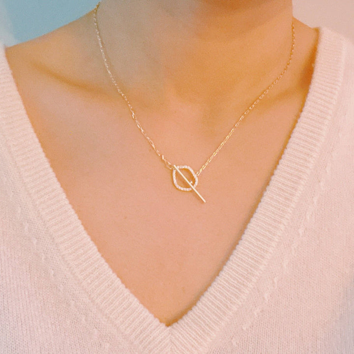 RESTOCK Amelia Dainty Toggle Necklace