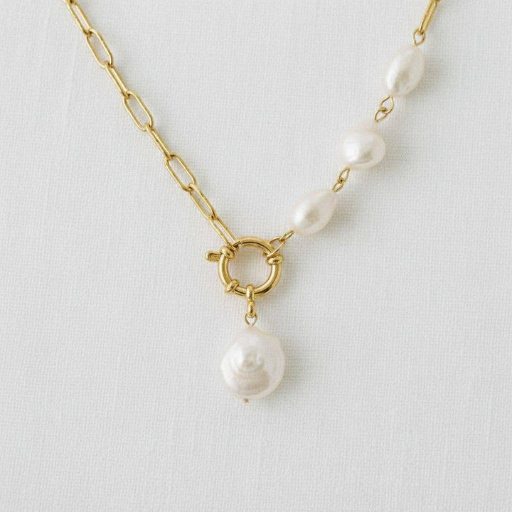 Vintage-Inspired Baroque Pendant Necklace