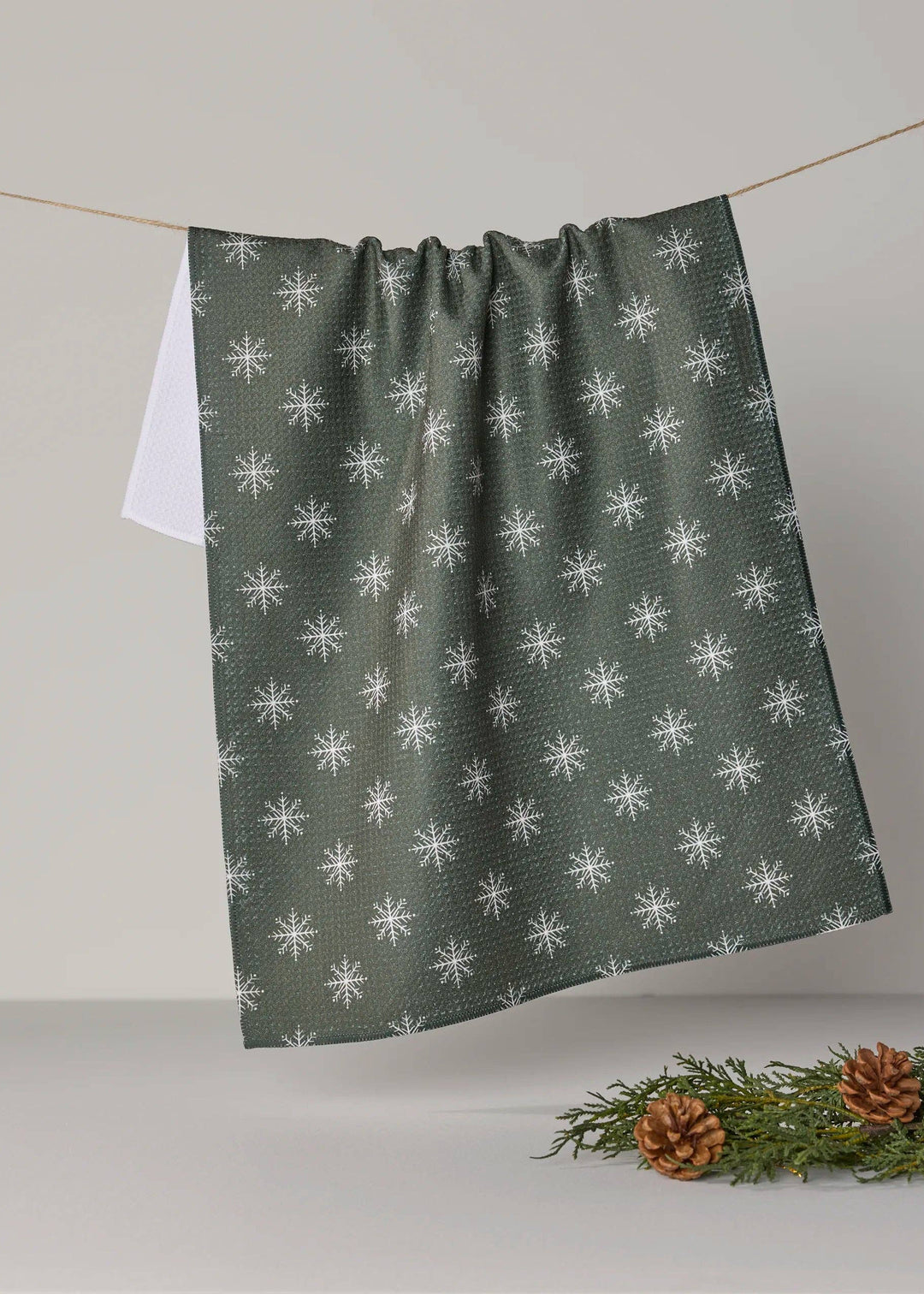 Snowy Tea Towel - Holiday 2026